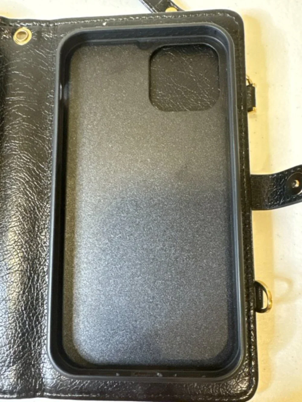 Black Embossed Leather Wallet With‎ Phone Holder 12 Credit Card Slots Wrist